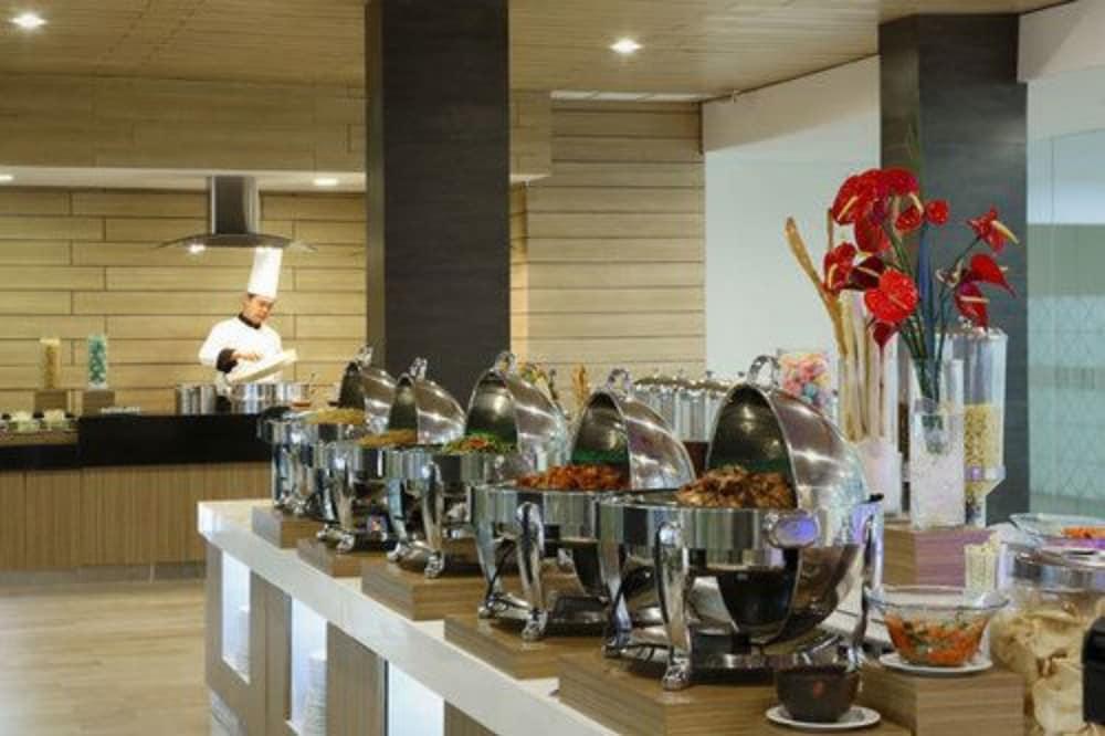 Hotel Santika Kelapa Gading Cakarta Dış mekan fotoğraf
